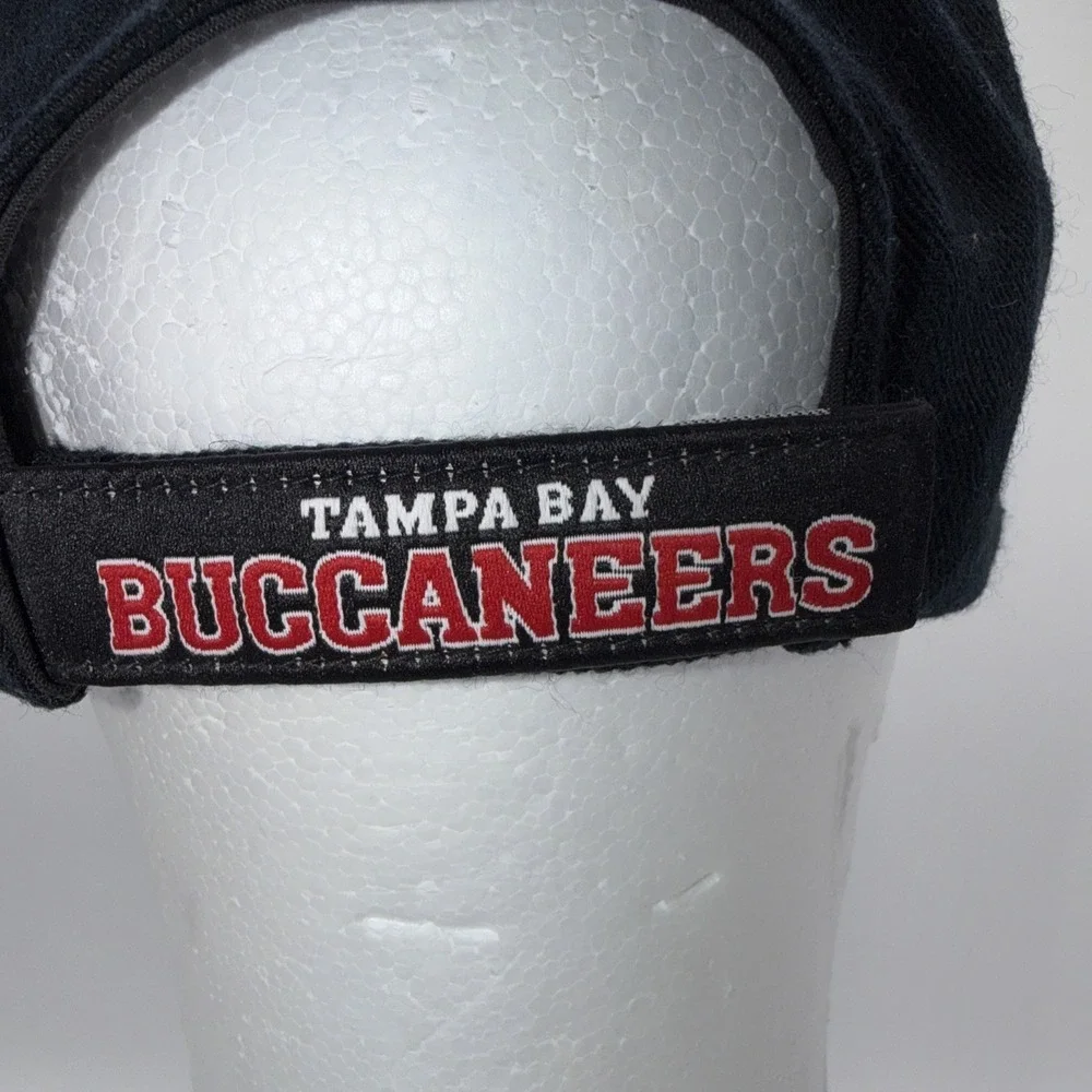 Tampa Bay Buccaneers NFL Reebok Team Apparel Black Adjustable Hat‎ Cap On Field